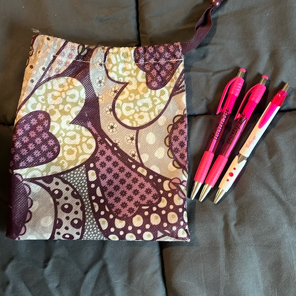 Thirty-One pouch with pencils